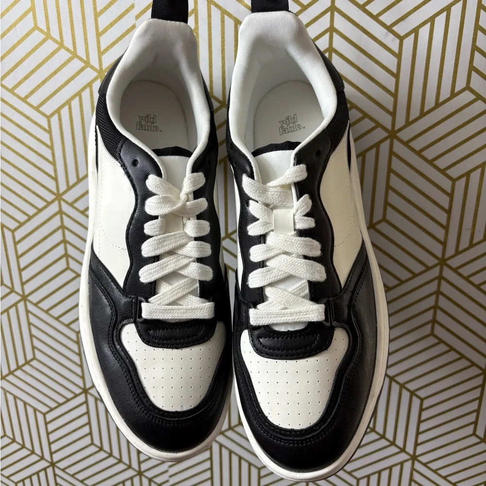 Women's Two-Tone Black and White Leather Sneakers